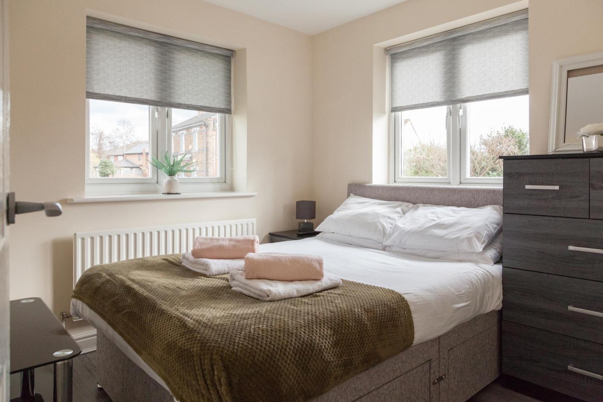 Pinfold Court Apartments Knowsley Buitenkant foto