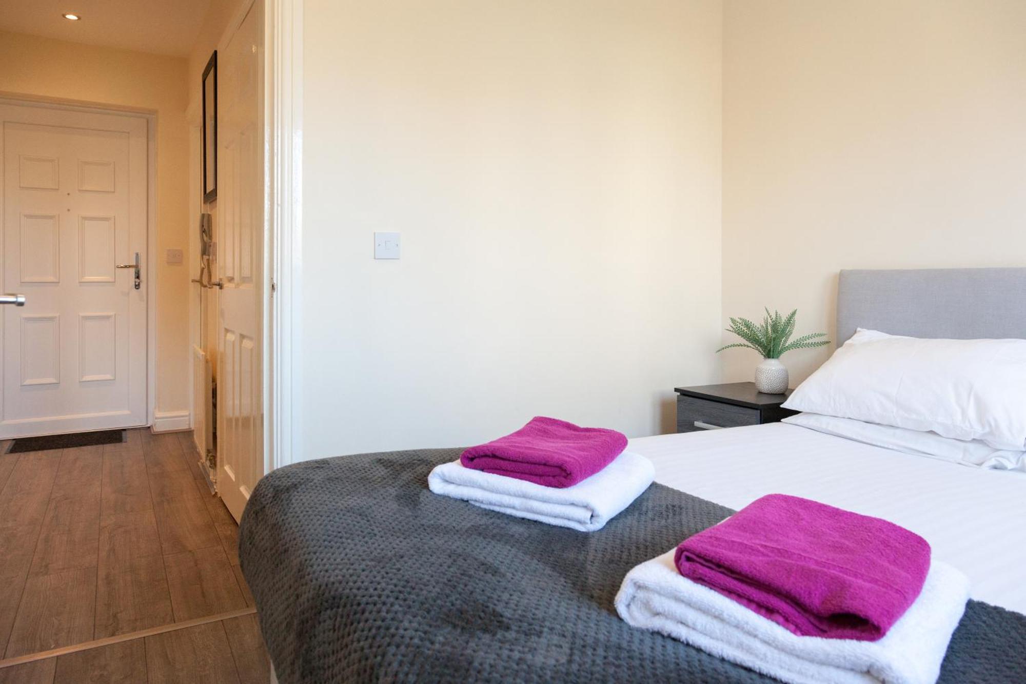 Pinfold Court Apartments Knowsley Buitenkant foto
