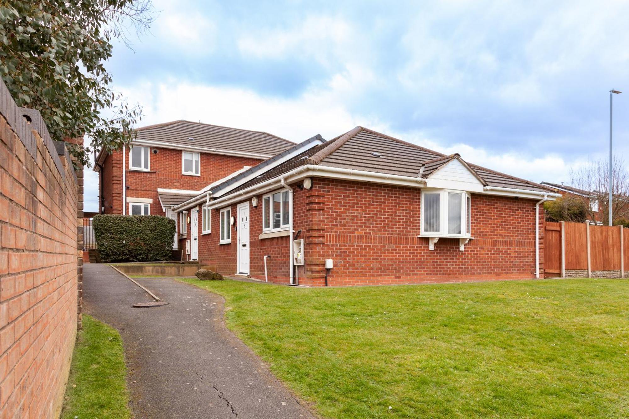 Pinfold Court Apartments Knowsley Buitenkant foto